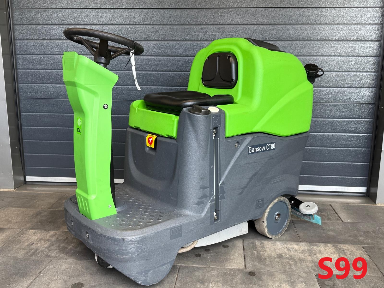 Szorowarka z fotelem dla operatora IPC CT80 BT55